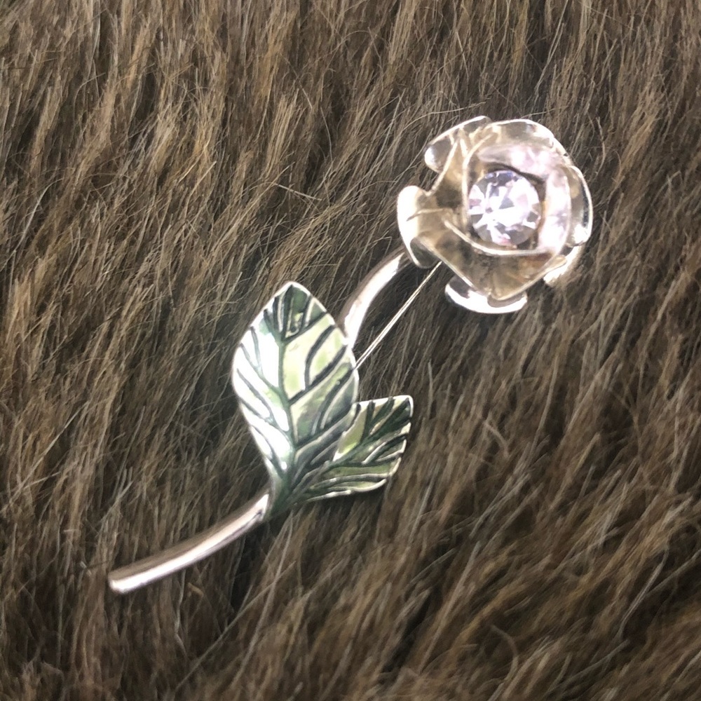Vintage Avon silver plated rose brooch pin